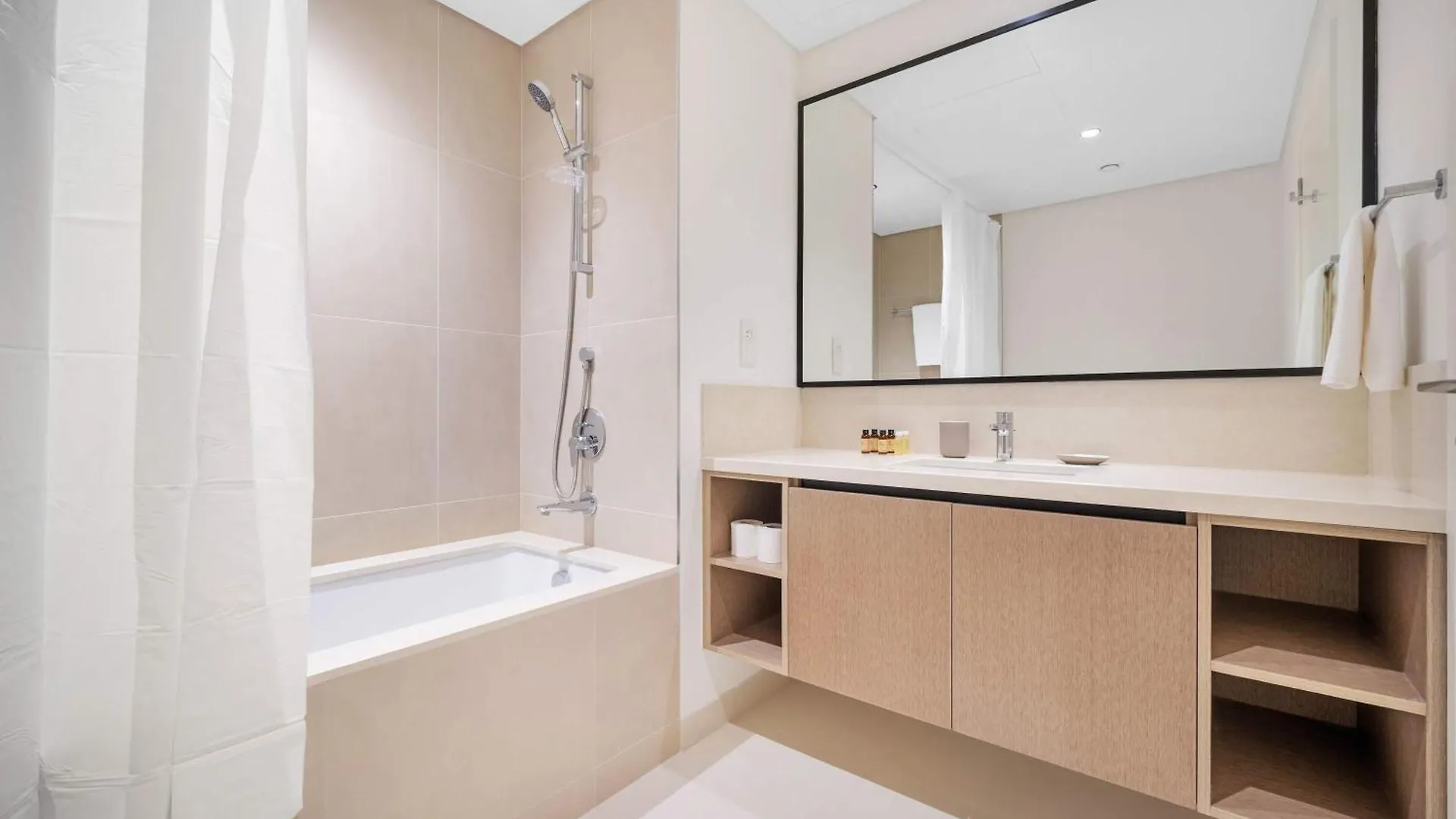 Silkhaus Burj Khalifa View 1Bdr In Burj Crown Apartment Dubai
